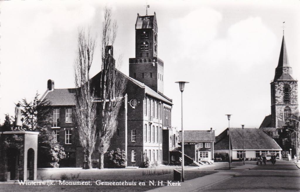 GA1531 Monument Gemeentehuis en N H kerk Winterswijk 1964, Verzamelen, Ansichtkaarten | Nederland, Verzenden, 1960 tot 1980, Ongelopen