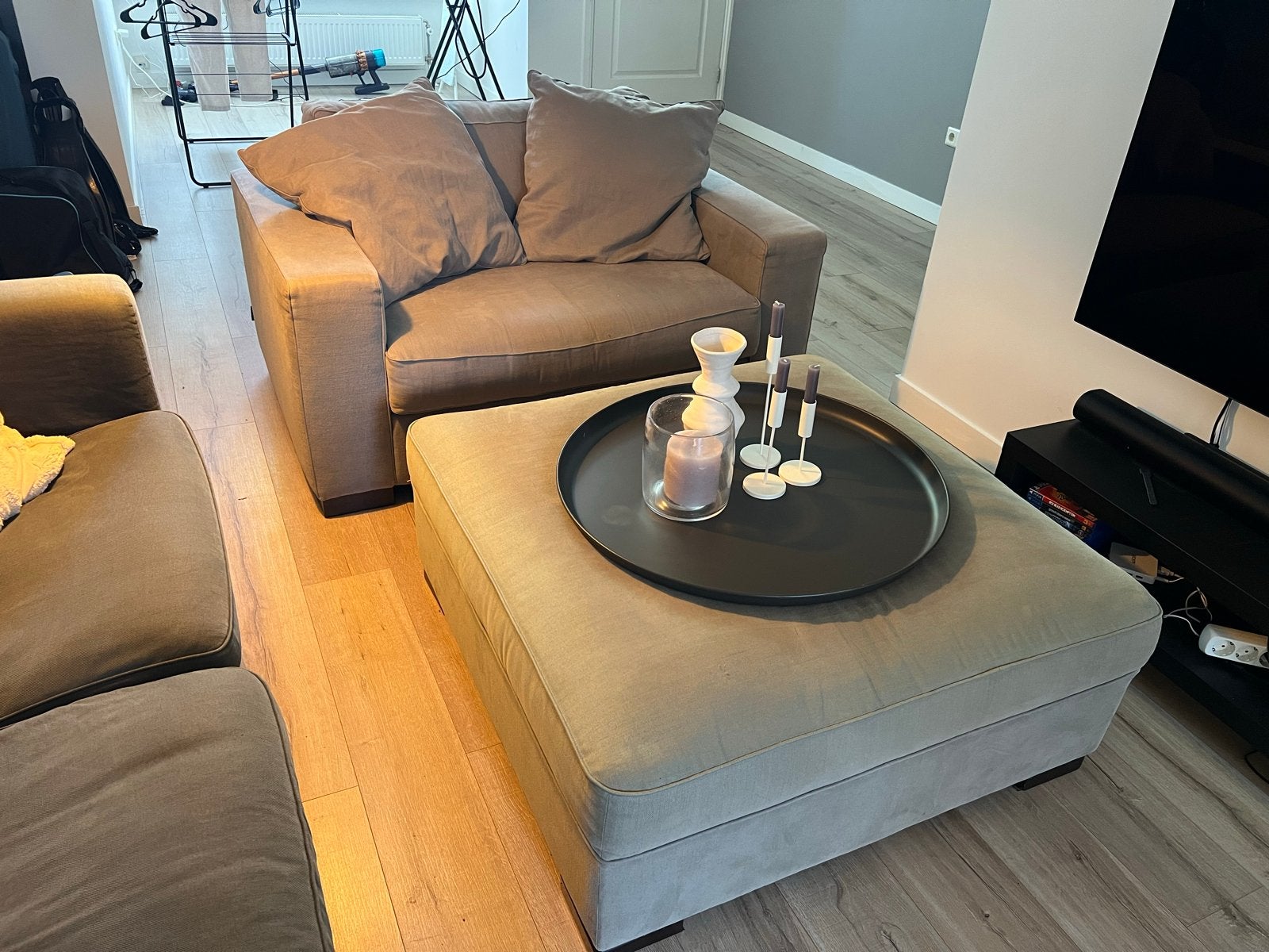 Gratis af te halen: Loveseat en Hocker (140x95cm / 105x105cm, Ophalen, Gebruikt, Tweepersoons, 75 tot 100 cm