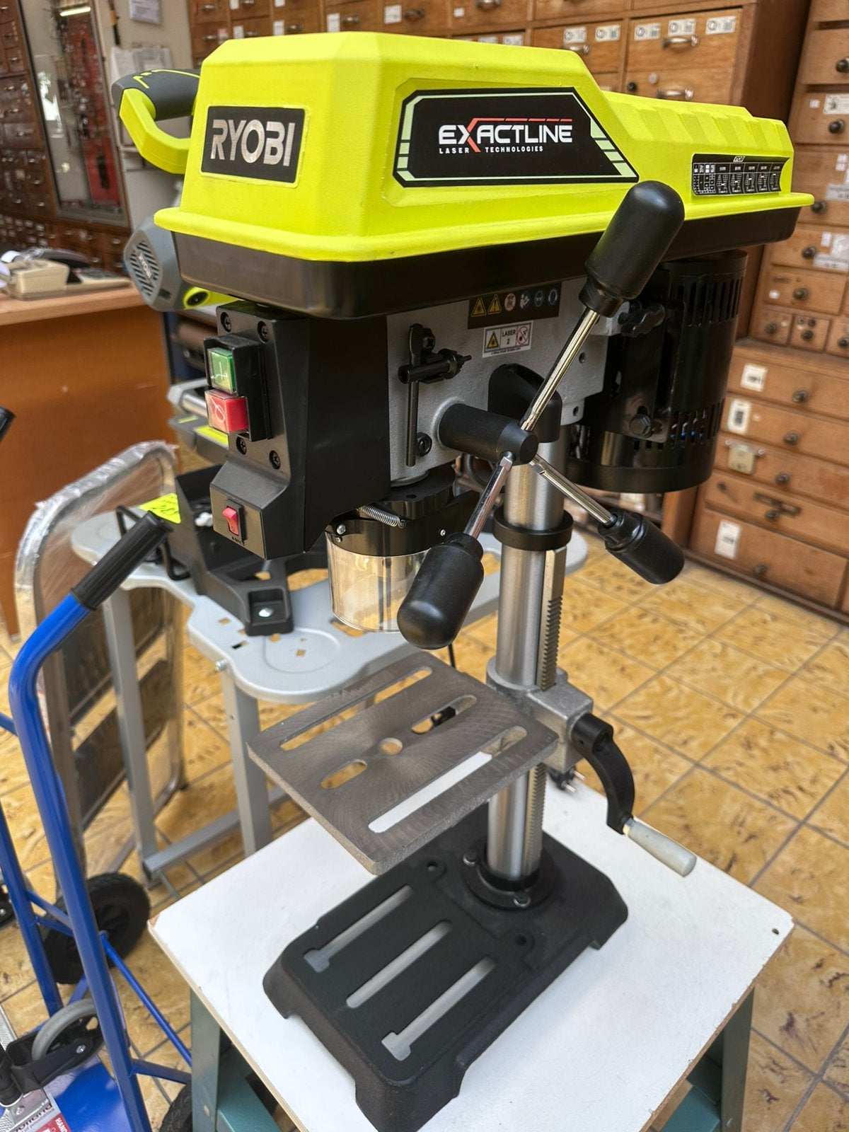 Op=Op!! Ryobi kolomboormachine RPD102 Nieuw, Ophalen, Nieuw, Kolomboormachine