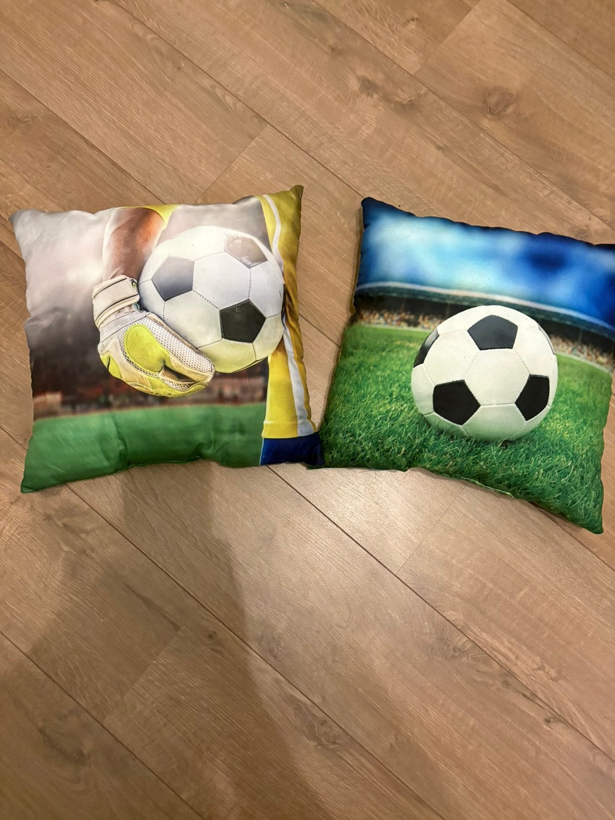 2 x voetbal kussen, zo goed als nieuw, Ophalen of Verzenden, Zo goed als nieuw, Kleed of Kussen