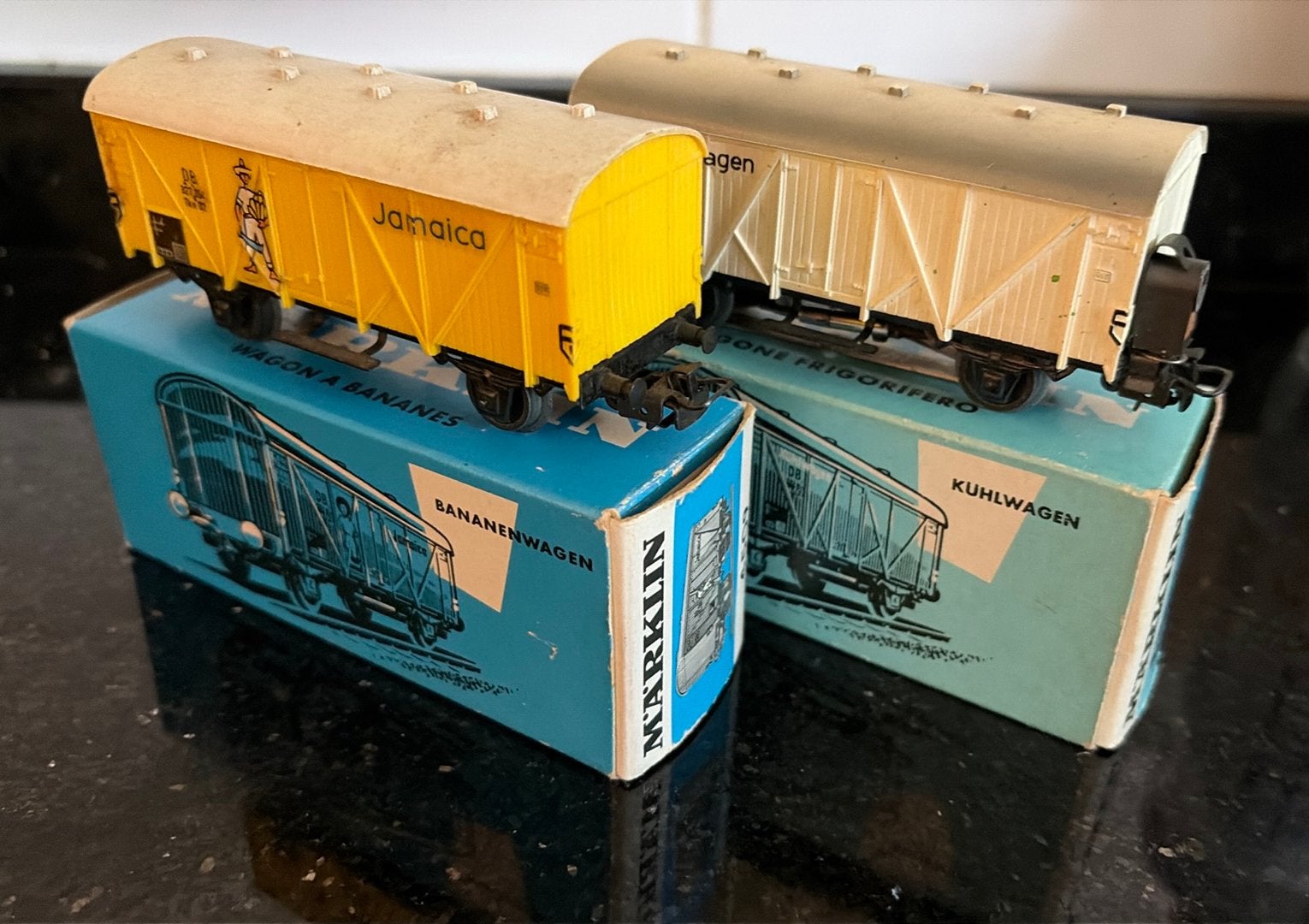 Set Märklin 4509 Bananenwagen Märklin 4508 Koelwagen & lamp, Wisselstroom, Overige typen, Ophalen of Verzenden, Zo goed als nieuw
