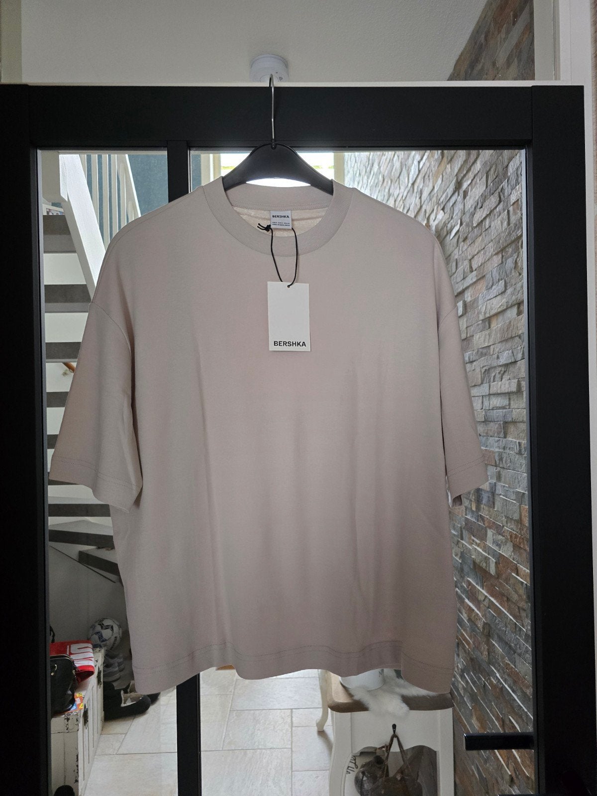 Te koop nieuw beige oversized heren tshirt, merk Bershka, ma, Maat 48/50 (M), Beige, Nieuw, Ophalen of Verzenden