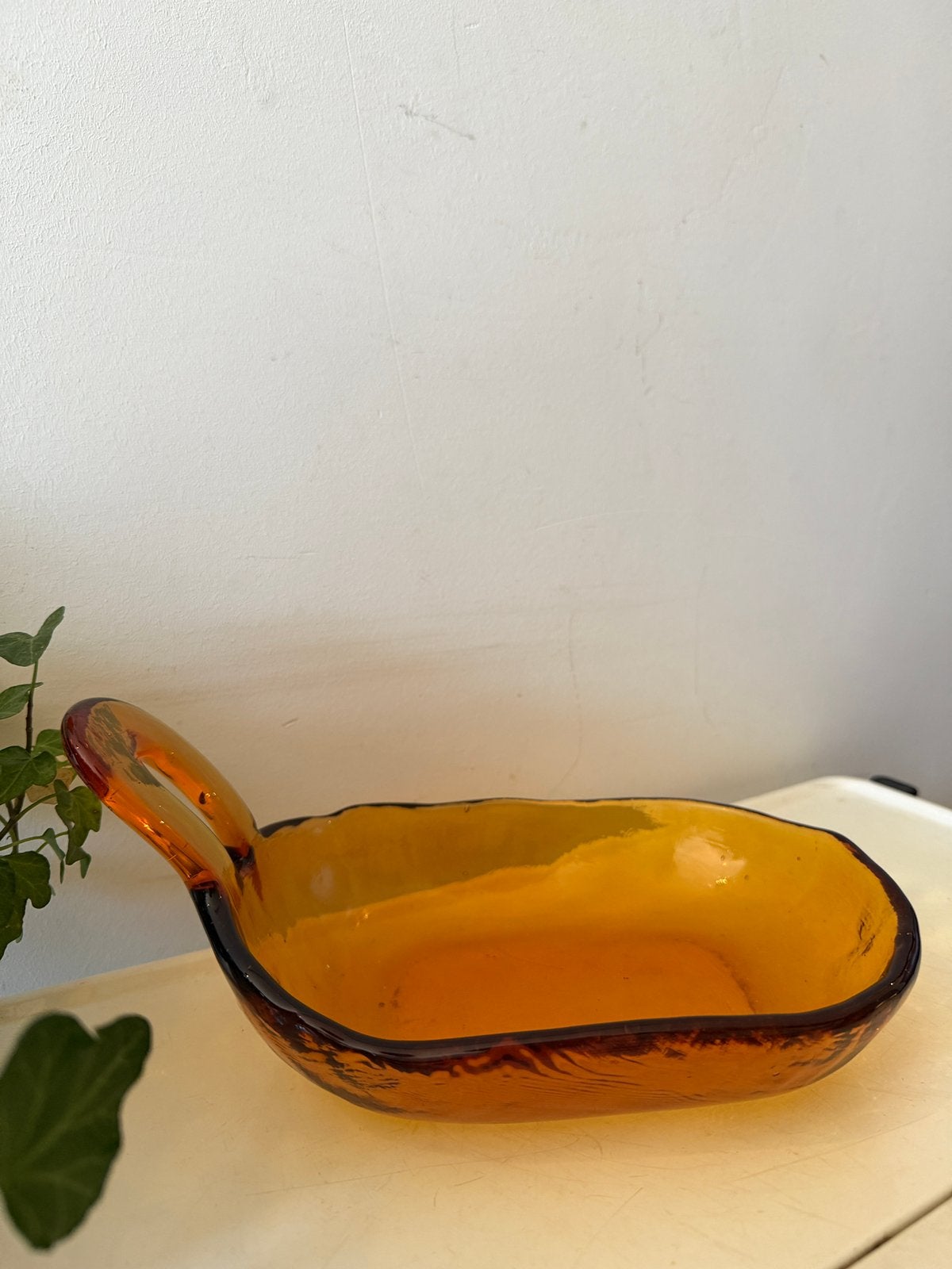 Amberkleurig persglazen mid century schaaltje, Ophalen of Verzenden