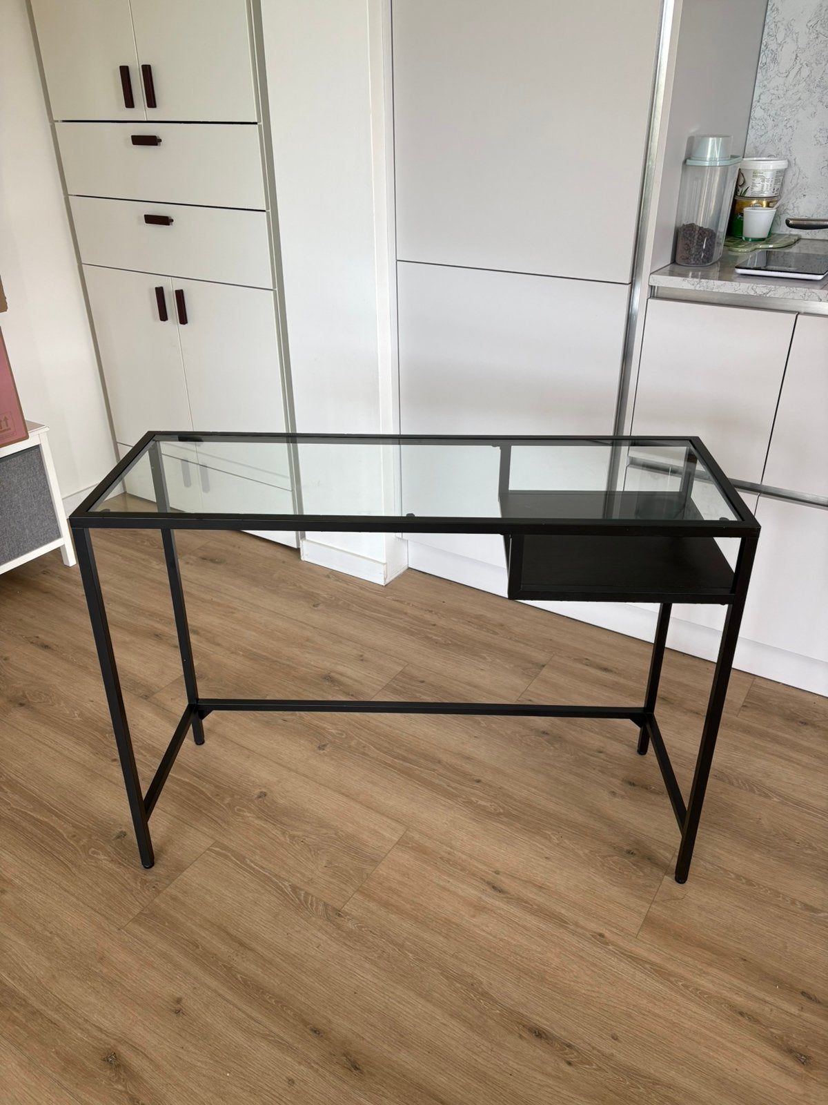 Table with glass top, Ophalen, Zo goed als nieuw, 25 tot 50 cm, Rechthoekig