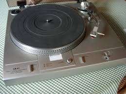 Akai D30 platenspeler, Audio, Tv en Foto, Ophalen of Verzenden, Gebruikt, Platenspeler, Thorens