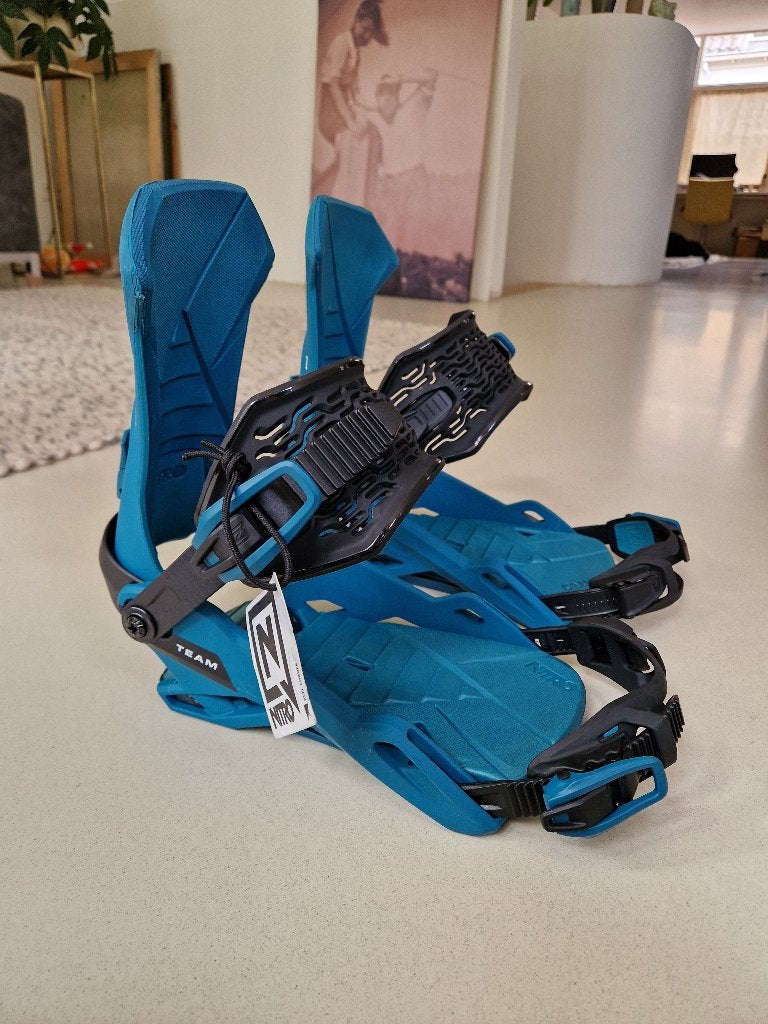 Nitro Team Medium 2025 (nieuw), Sport en Fitness, Snowboarden, Ophalen of Verzenden, Zo goed als nieuw, Bindingen