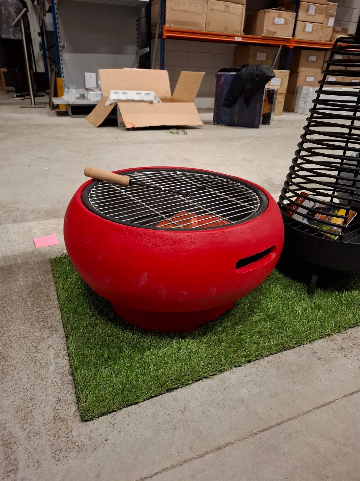 Rode BBQ Grill en Vuurhaard - Steen, Ophalen, Nieuw
