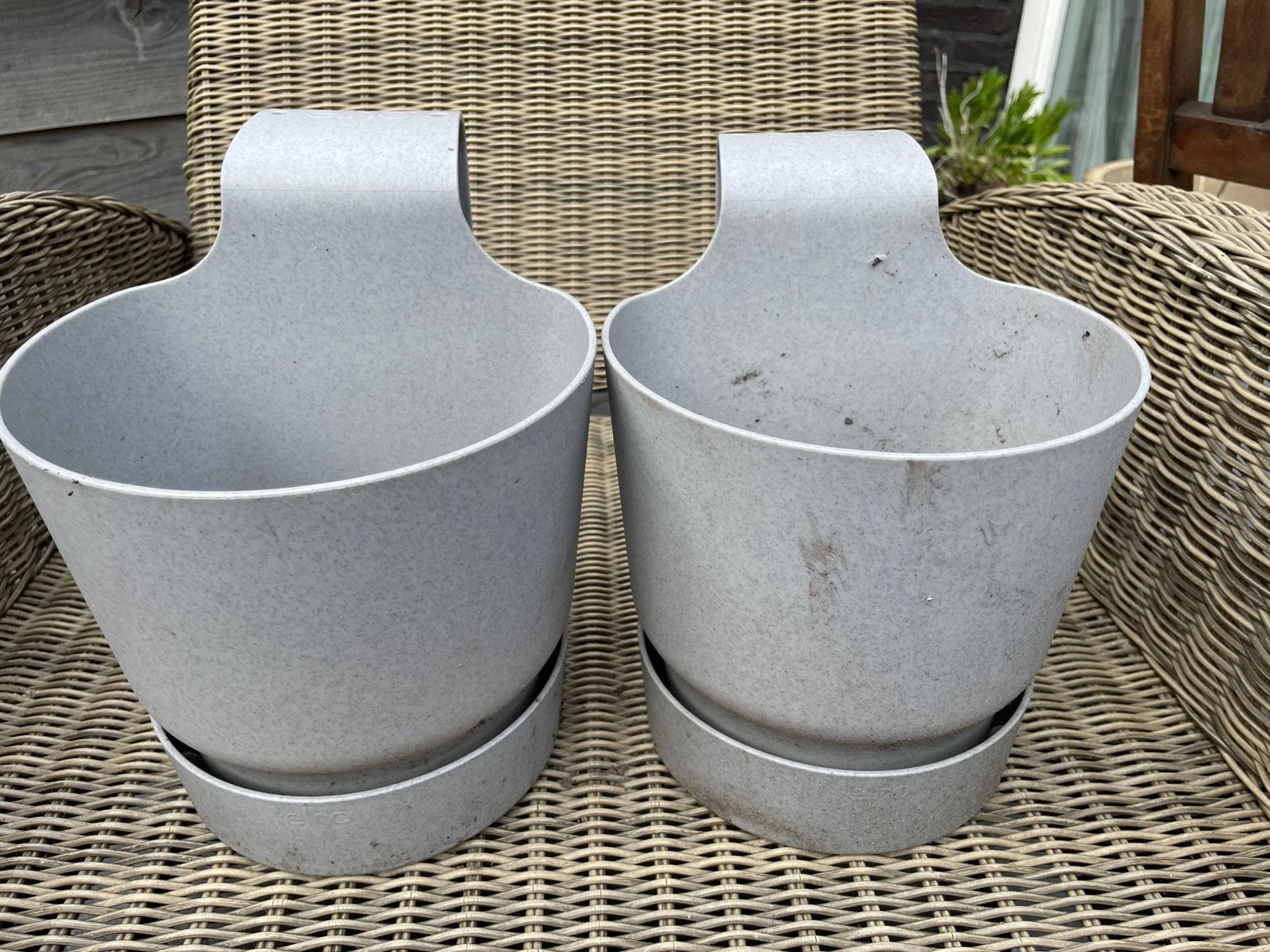 ELHO bloempot voor aan het balkon de ander is gratis, Kunststof, Minder dan 30 cm, Balkon, Rond
