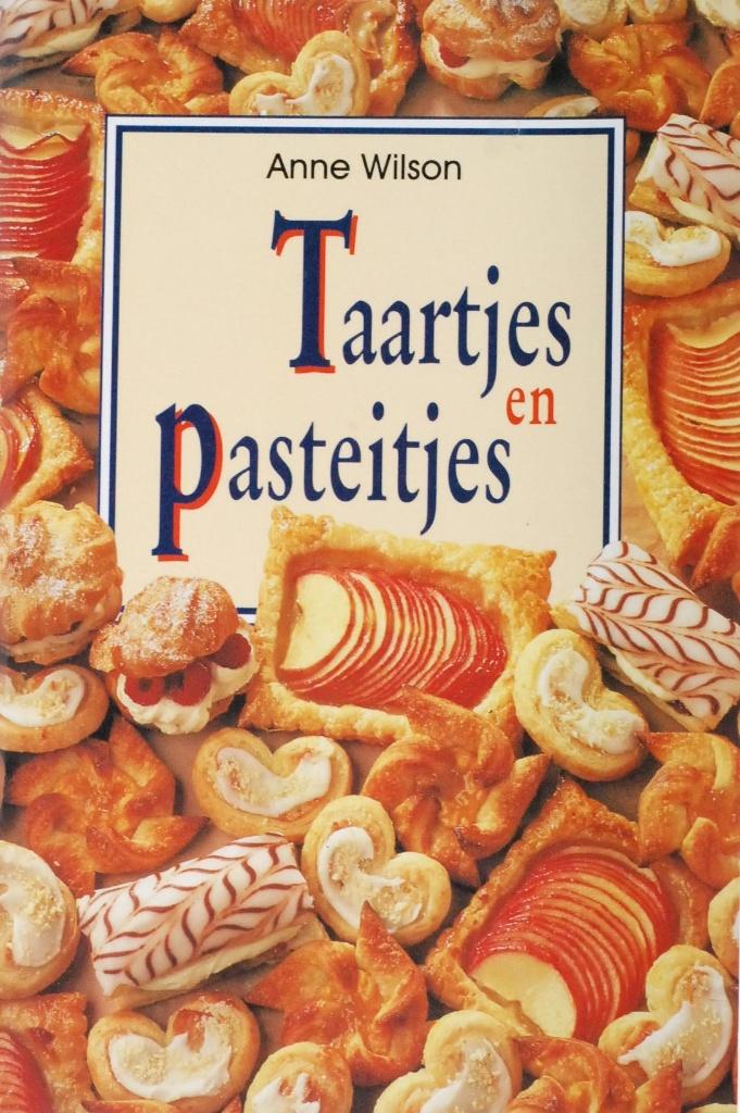 Taartjes en pasteitjes (1998), Boeken, Kookboeken, Verzenden, Zo goed als nieuw, Tapas, Hapjes en Dim Sum