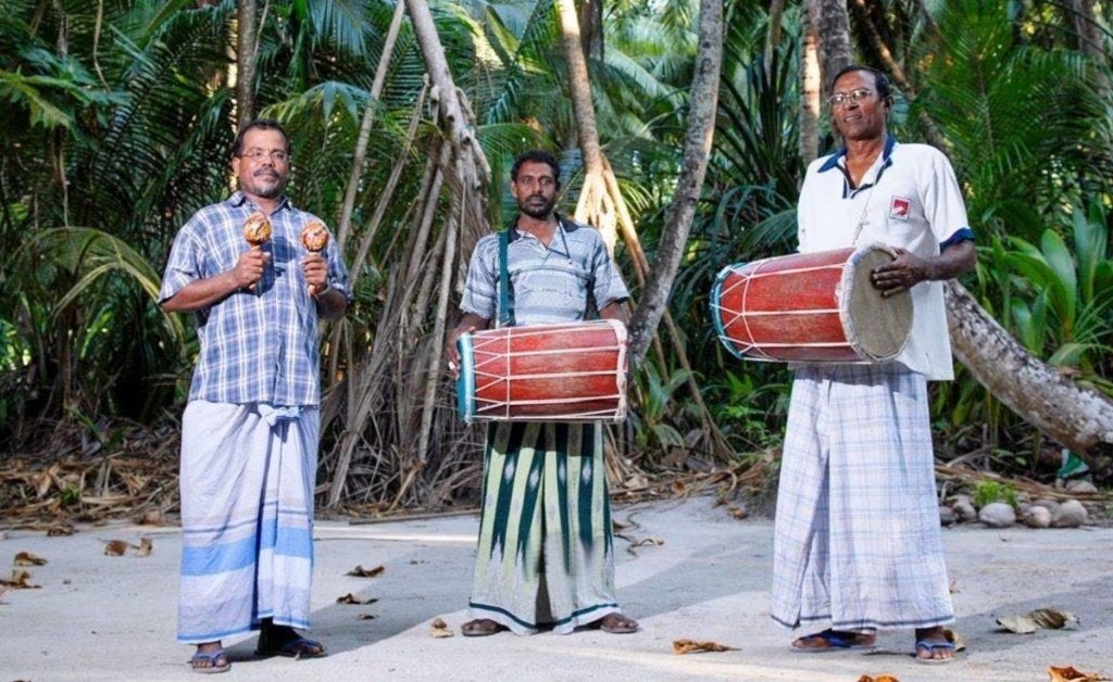 Indiase, lungi, traditioneel kledingstuk voor de man, Verzamelen, Religie, Ophalen of Verzenden, Zo goed als nieuw, Kleding, Hindoeïsme