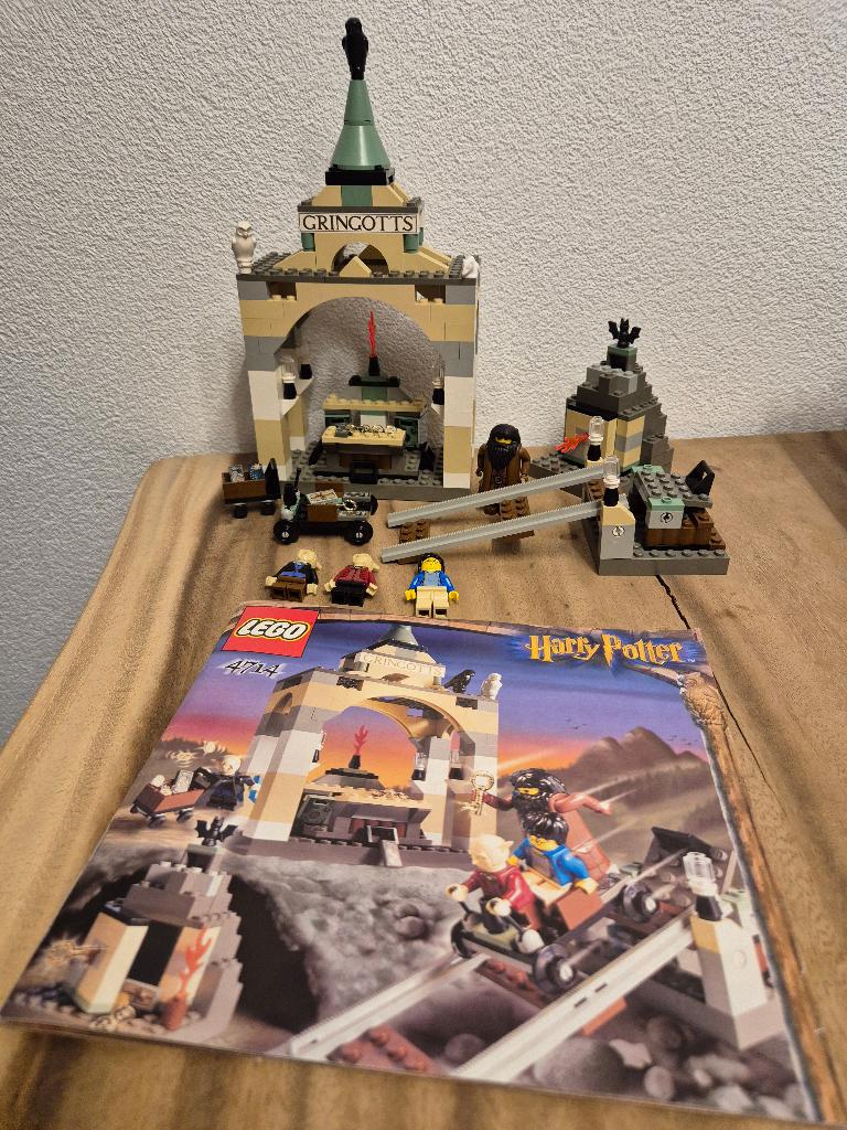 Lego Harry Potter 4714 Gringott's Bank, Kinderen en Baby's, Speelgoed | Duplo en Lego, Gebruikt, Ophalen of Verzenden