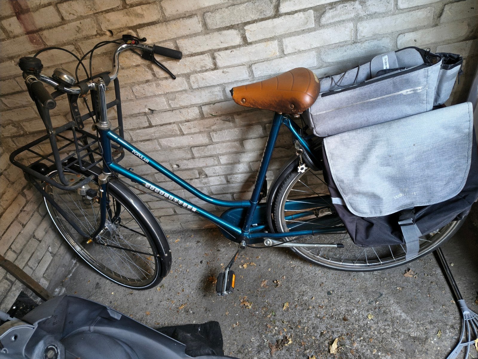 Degelijke transportfiets met versnellingen en fietstassen, Fietsen en Brommers, Fietsen | Dames | Damesfietsen, Gebruikt, Overige merken