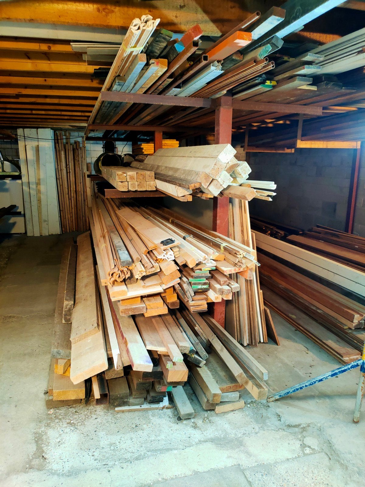 Hardhout, vuren, red cedar. Alles mag weg voor weinig!, Ophalen, Zo goed als nieuw, Balk, Overige houtsoorten