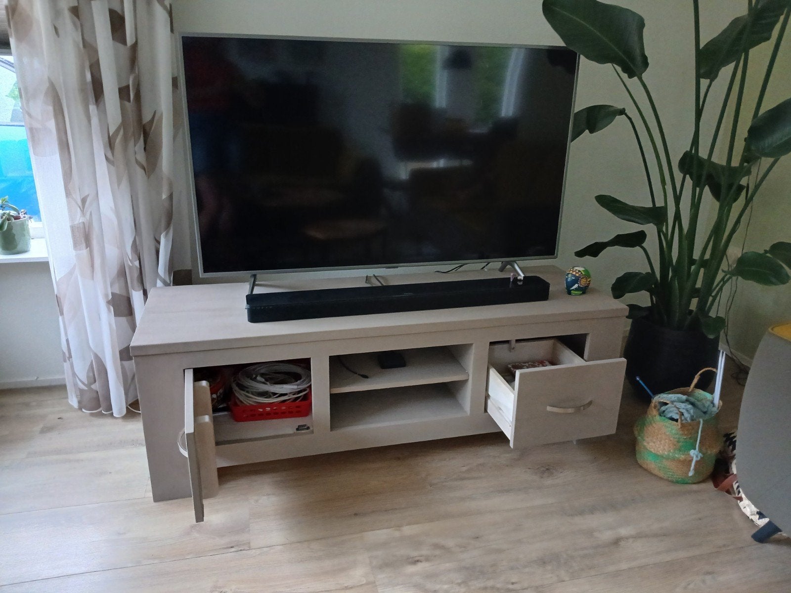 gratis tv kastje, Ophalen, Gebruikt, 50 tot 100 cm, Minder dan 100 cm