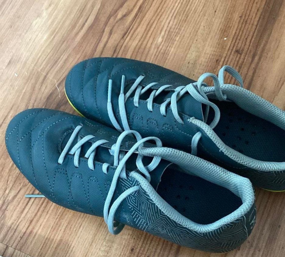 Voetbalschoenen - voetbal schoenen mt 38, Sport en Fitness, Voetbal, Gebruikt, Maat XS of kleiner, Schoenen, Ophalen of Verzenden