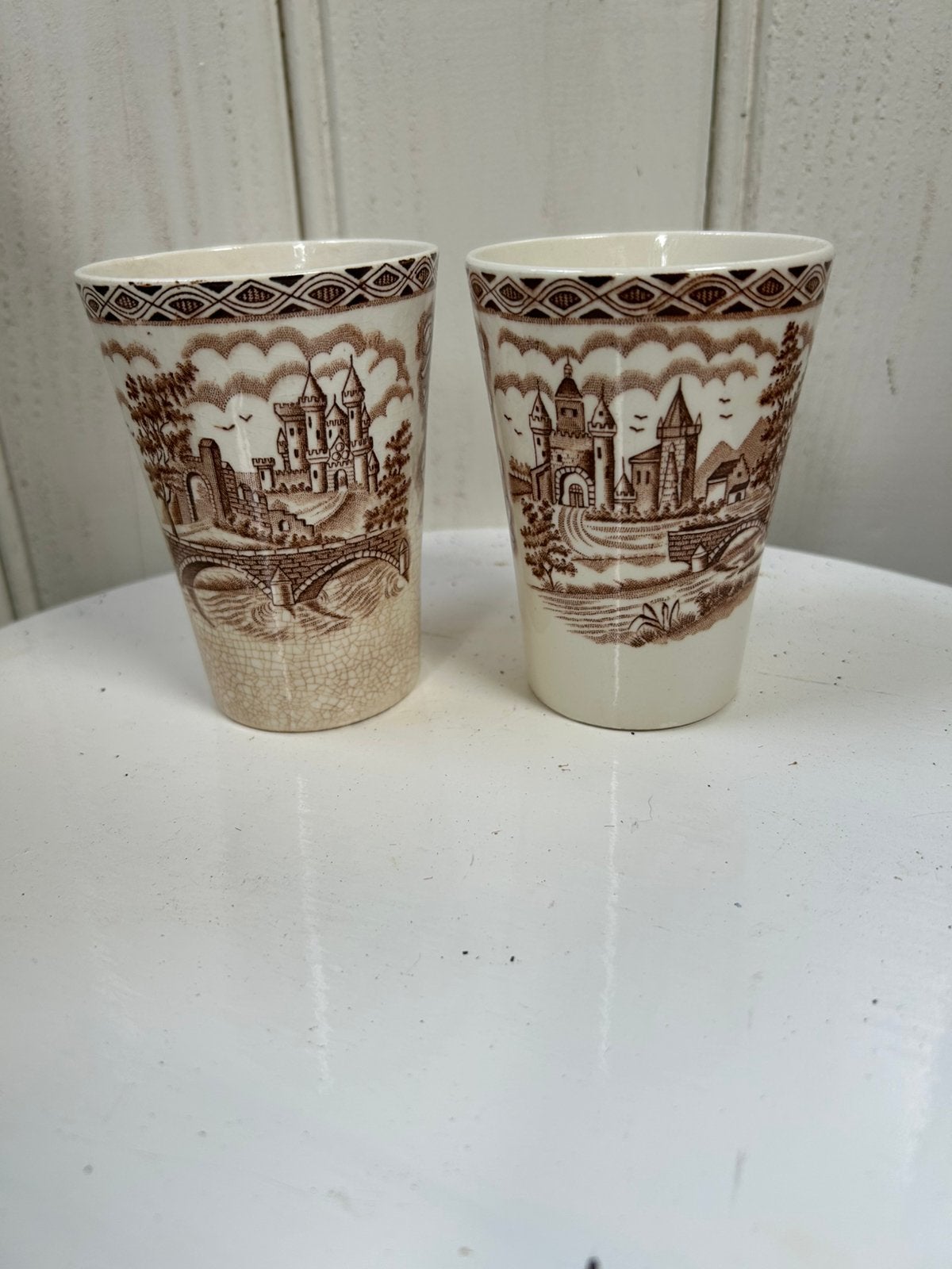 Twee bekers Petrus regout british castles, Ophalen of Verzenden