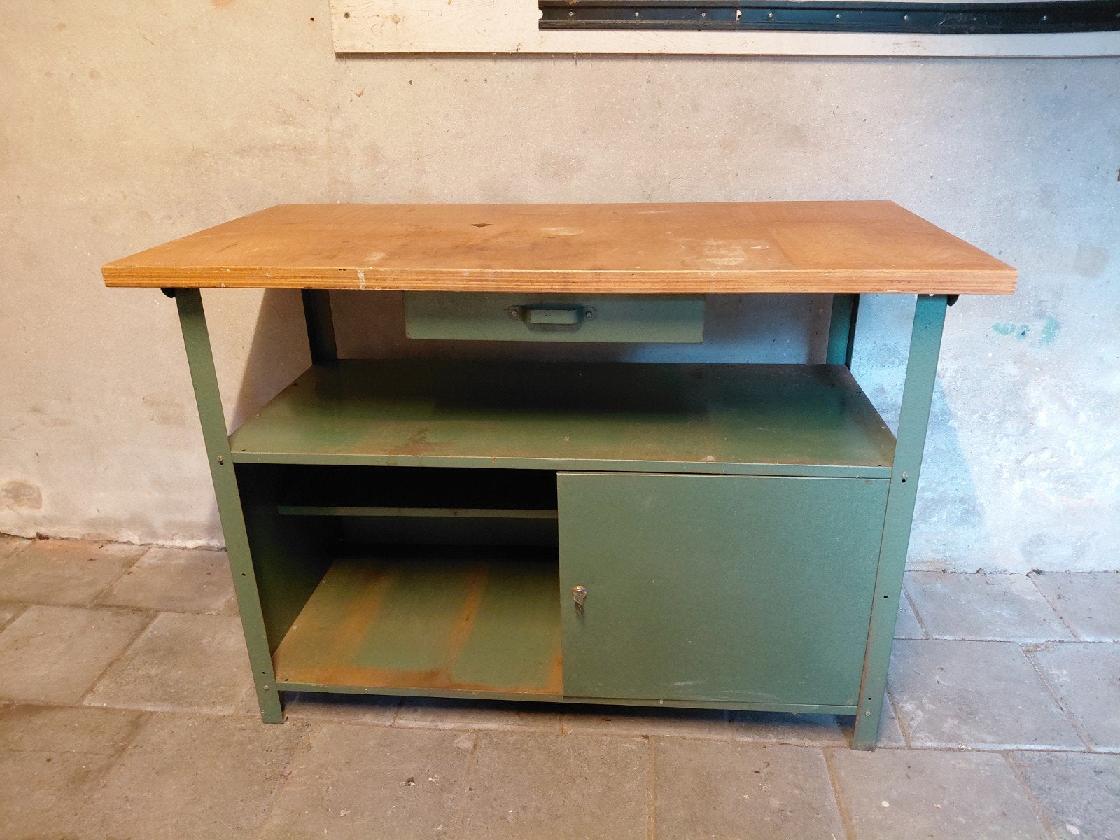 Werkbank schuur, Gebruikt, 100 tot 150 cm, Minder dan 100 cm, 50 tot 75 cm