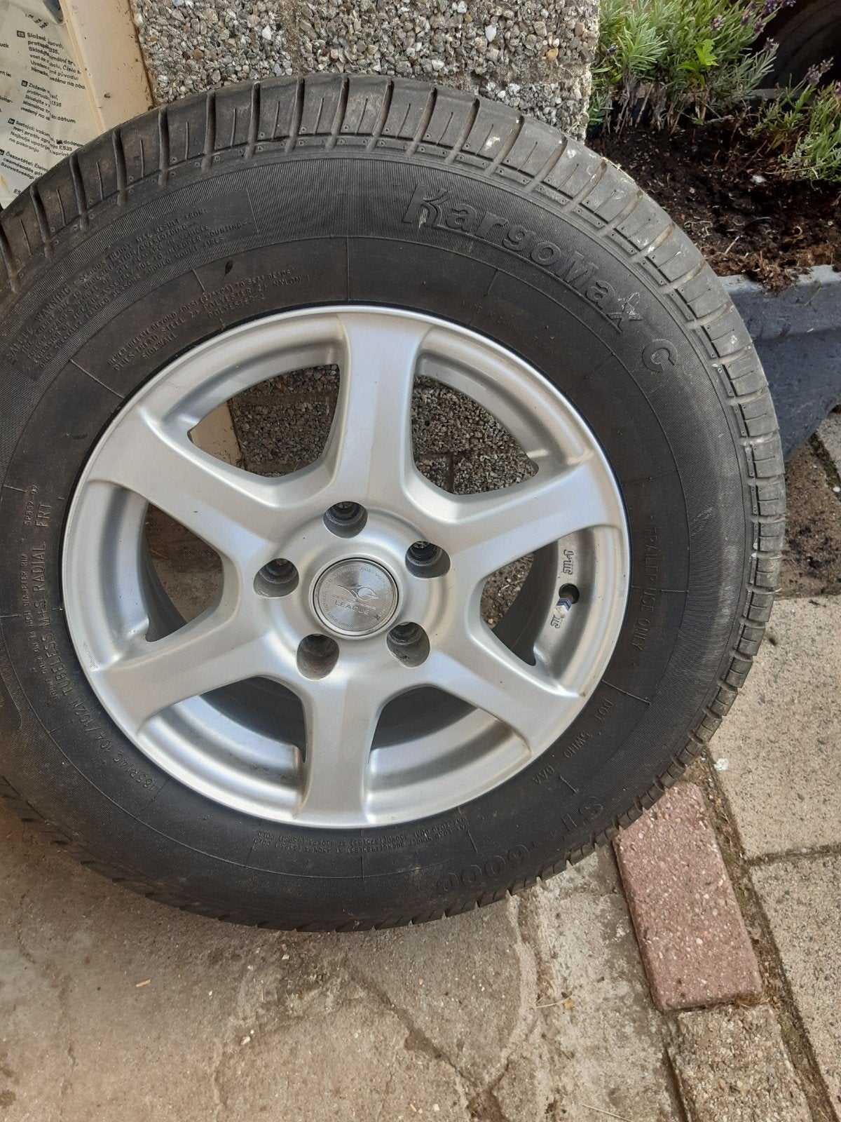 Set van 2 gebruikte 14 inch velgen met KargoMax C banden, Auto-onderdelen, Banden en Velgen, Ophalen, 14 inch, Zomerbanden