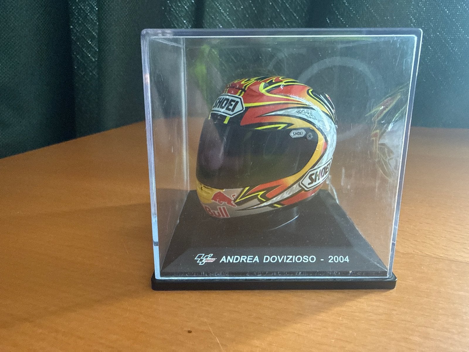 Andrea Dovizioso 2004 helm schaal 1:5 (vitrine beschadigd), Ophalen of Verzenden, Gebruikt, Groter dan 1:32