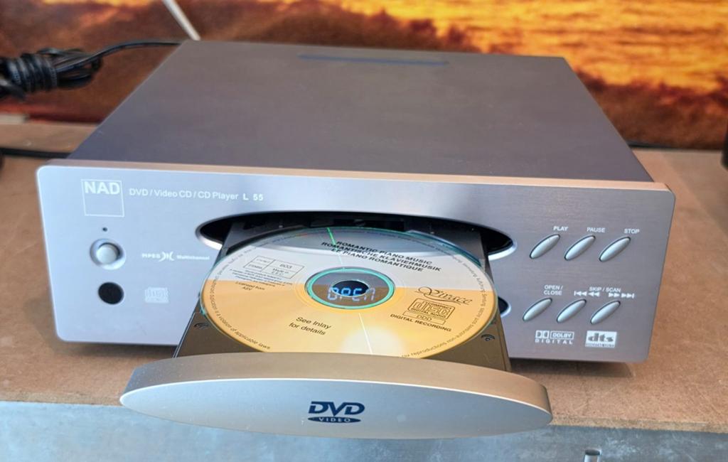 NAD DVD Video CD Speler - Gaat aan, leest geen cd's, Ophalen of Verzenden, Niet werkend, Dvd-speler, Overige merken
