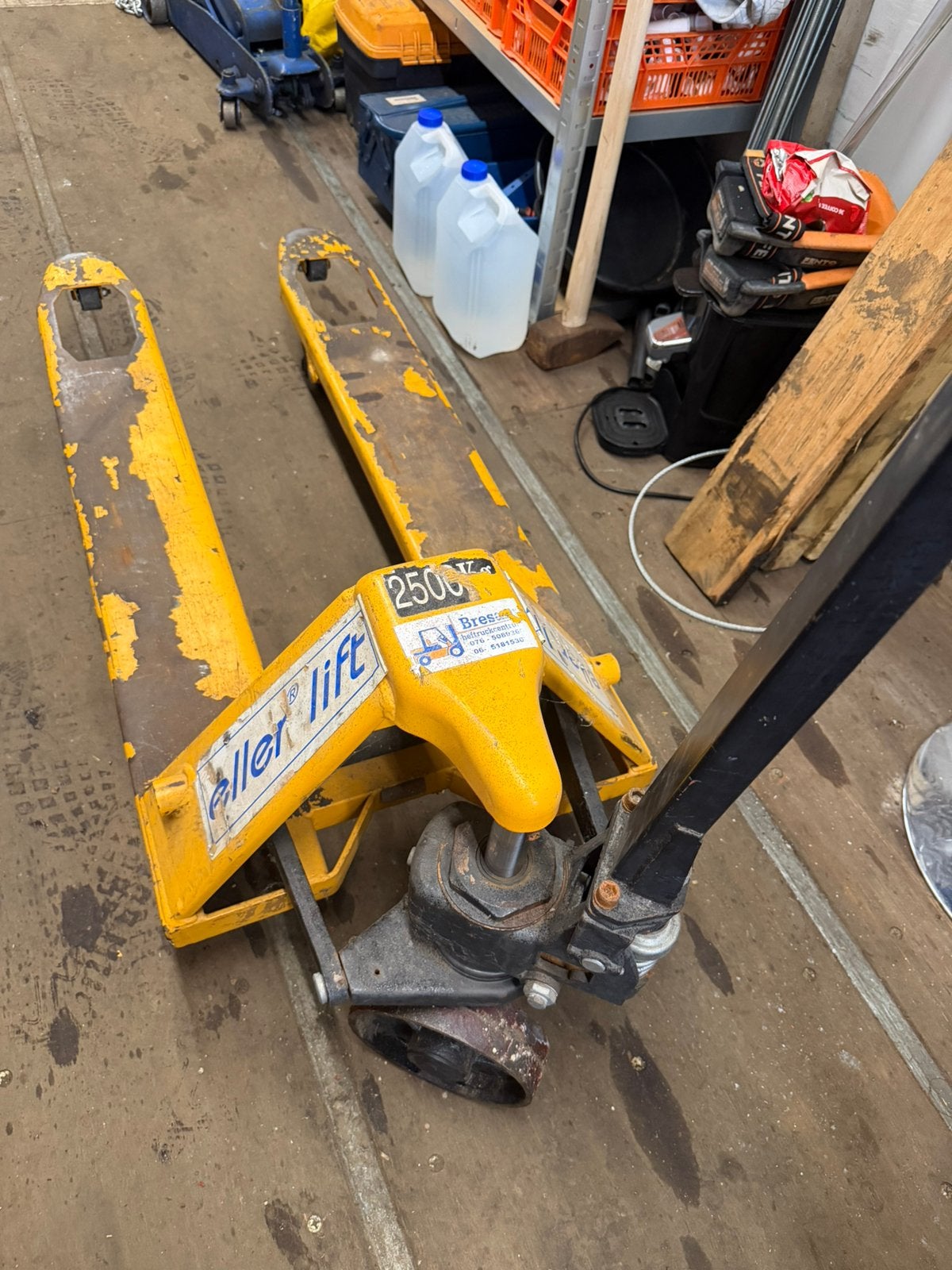 Goed werkende palletwagen, Ophalen, Z, 100 liter of meer, Z