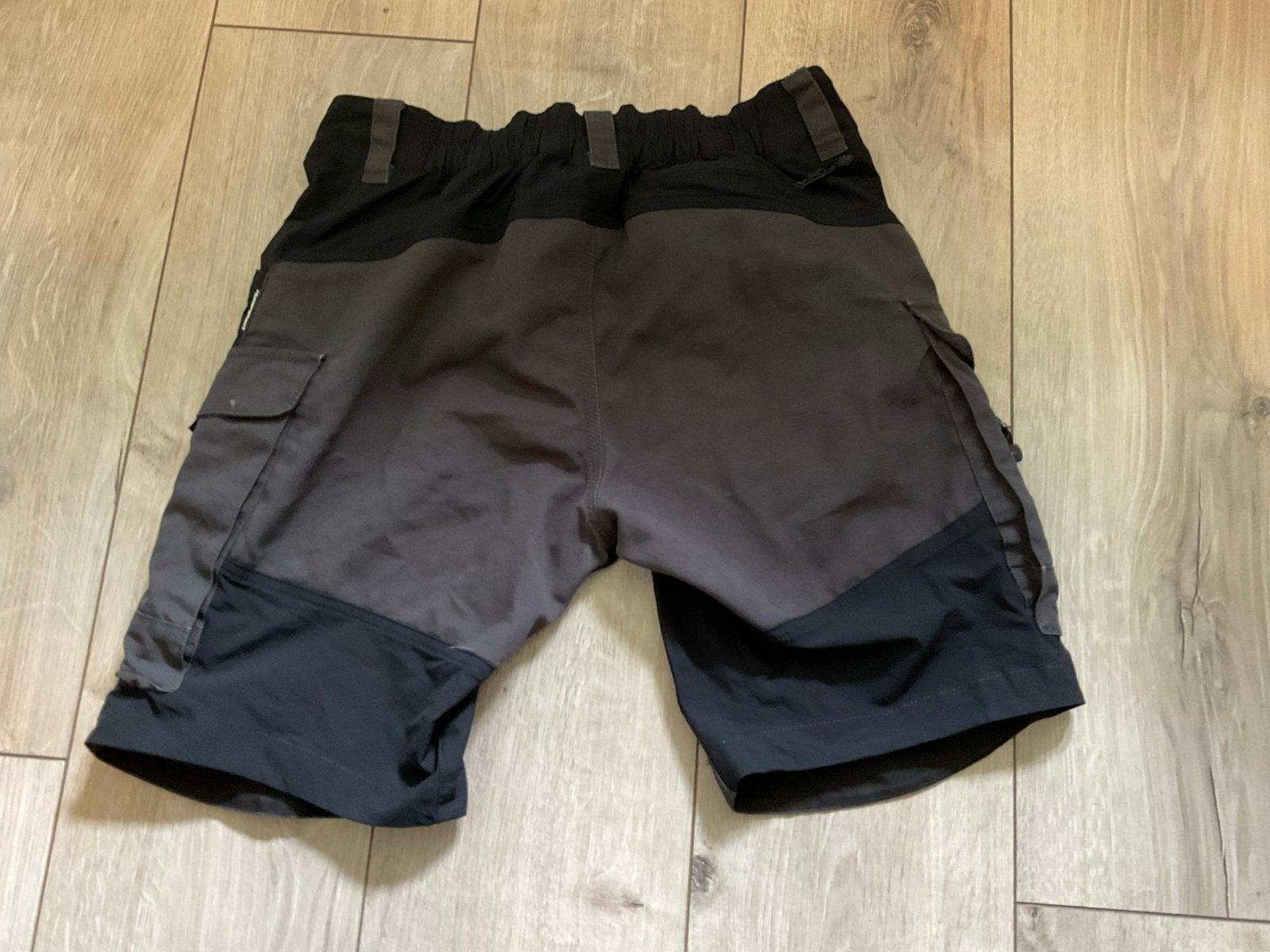 Korte broek Revolution Race maat L, Ophalen of Verzenden, Zo goed als nieuw, Zwart, Kort