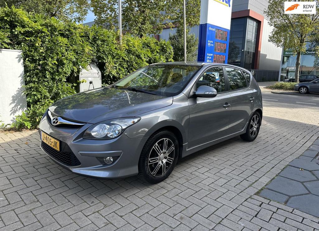 Hyundai I 30CW Goed onderhoudende auto, Voorwielaandrijving, Euro 5, Metallic lak, Gebruikt