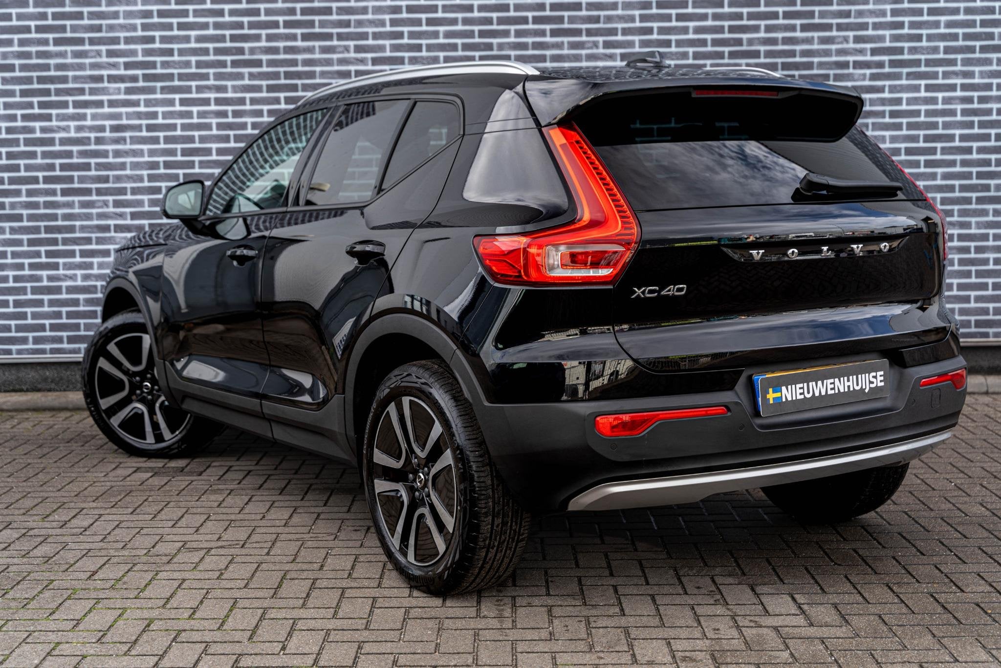 Volvo XC40 1.5 T2 Business Pro | Navigatie | Adaptieve Cruis, Gebruikt, Euro 6, Automatische klimaatregeling, Zwart