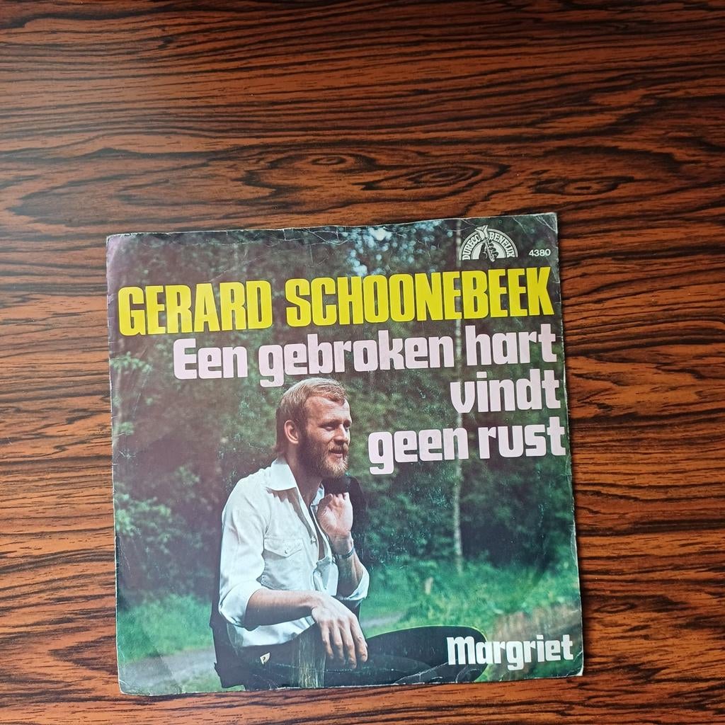 Gerard Schoonebeek - Een gebroken hart vindt geen rust, Ophalen of Verzenden