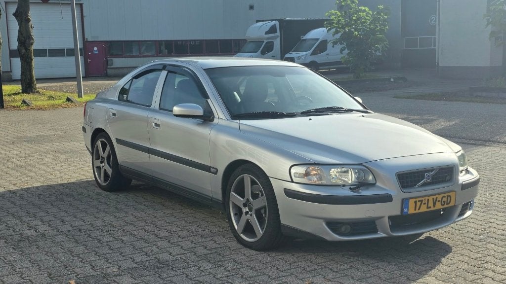 Volvo S60R 2.5 6-speed 2003 Grijs, 1589 kg, S60, 2521 cc, Handgeschakeld