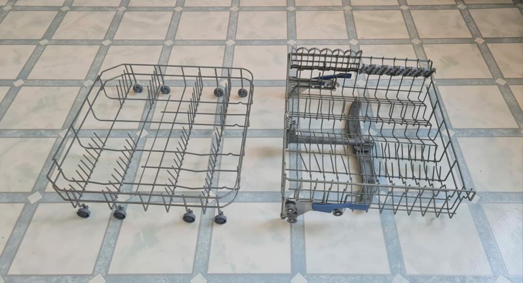 Vaatwasser onderdelen Bovenkorf en onderkorf zo goed als nie, Ophalen of Verzenden, Zo goed als nieuw, Minder dan 85 cm