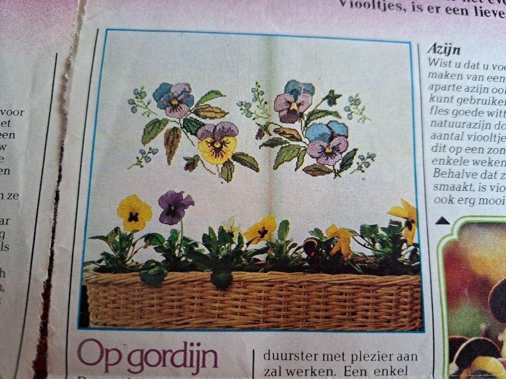 Borduurpatronen viooltjes, Ophalen of Verzenden, Nieuw, Patroon