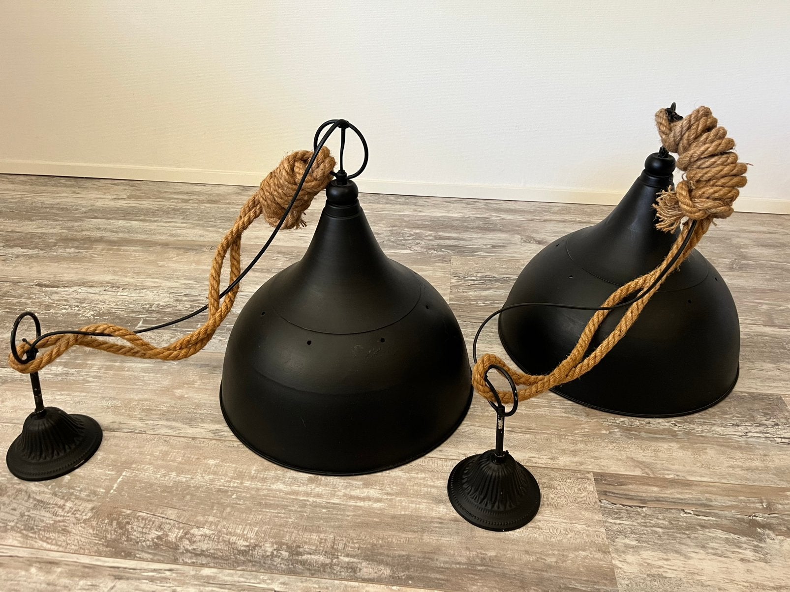 Te koop 2 x hanglamp antraciet, Huis en Inrichting, Lampen | Hanglampen, Ophalen of Verzenden, Metaal