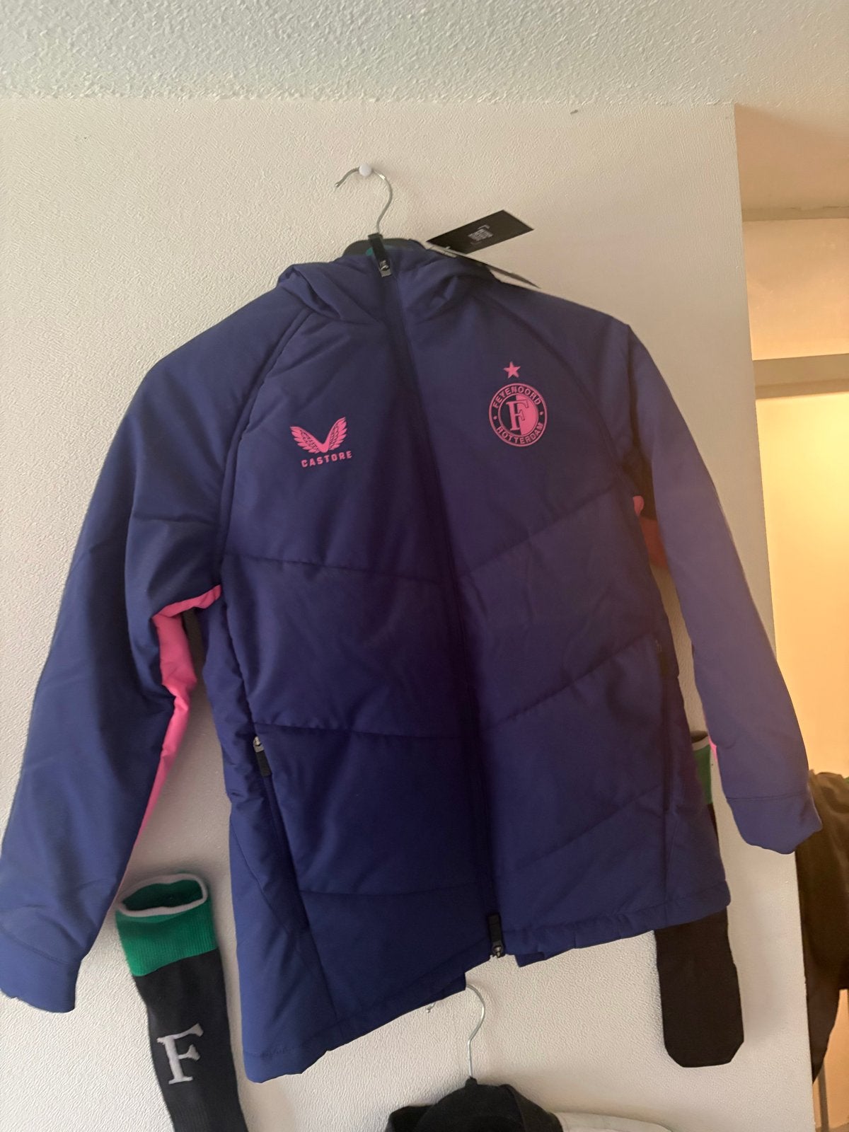 Feyenoord Performance Padded Jacket - Blueprint/Pink Cosmos, Ophalen of Verzenden, Nieuw, Jongen of Meisje, Jas