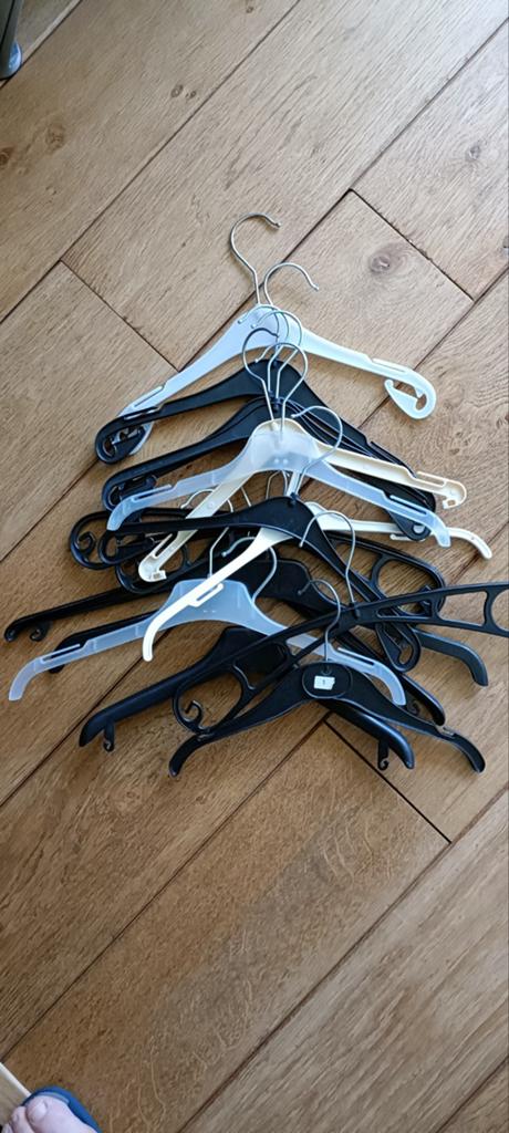 Kleerhangers voor kinderkleding, Ophalen