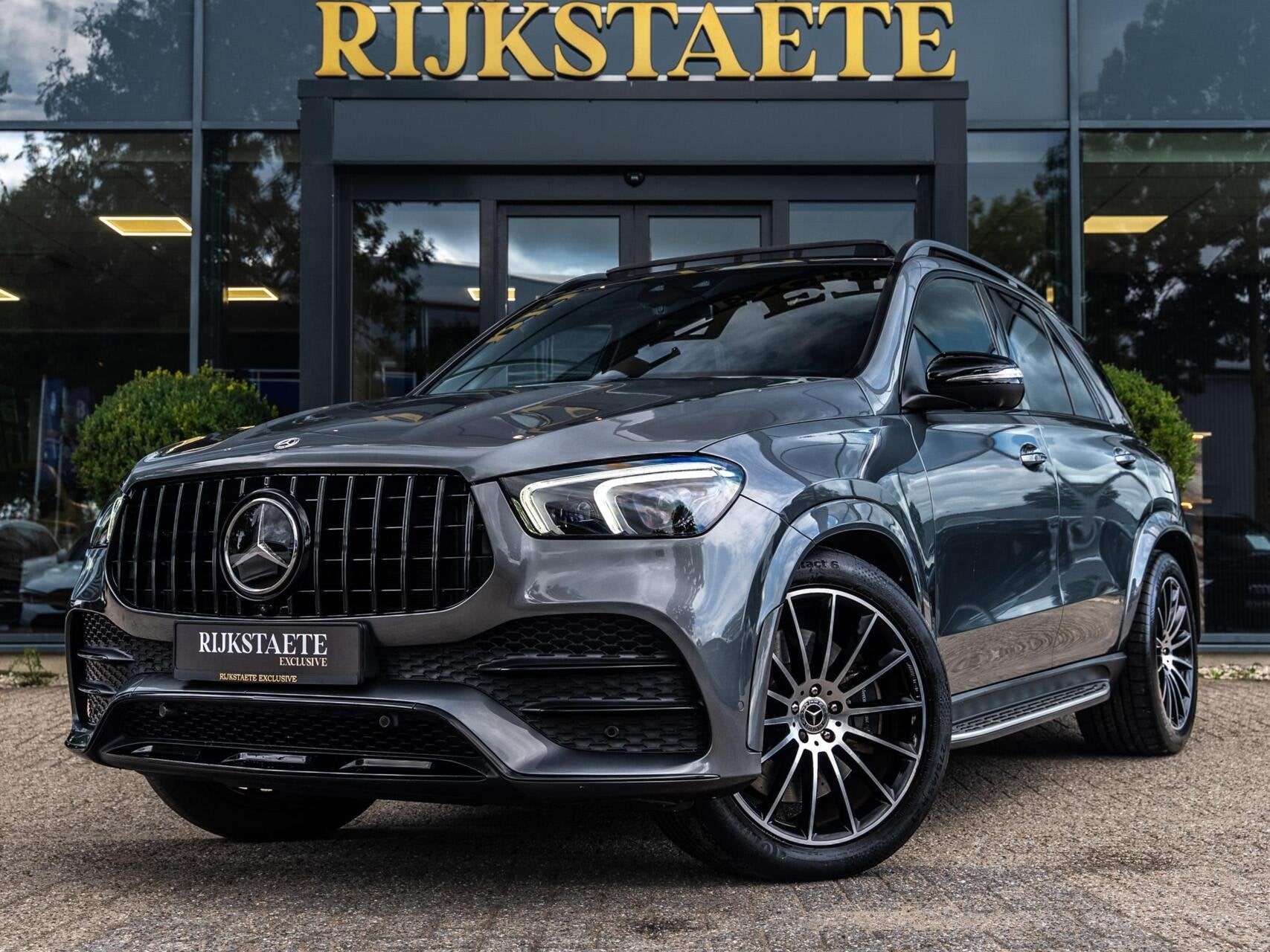 Mercedes GLE-klasse 350 e 4MATIC Premium AMG|PANO|INCL BTW, Automaat, Gebruikt, 4 cilinders, Met garantie (alle)