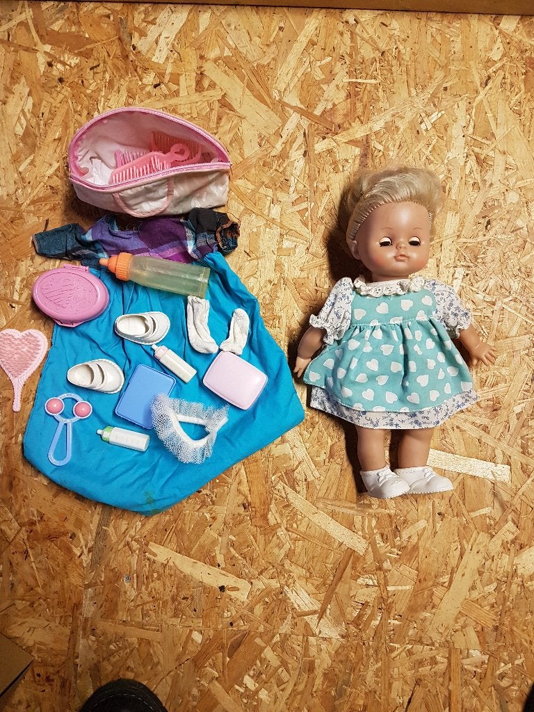 baby pop met toebehoren, jaren 80, Verzamelen, Ophalen of Verzenden, Zo goed als nieuw, Pop