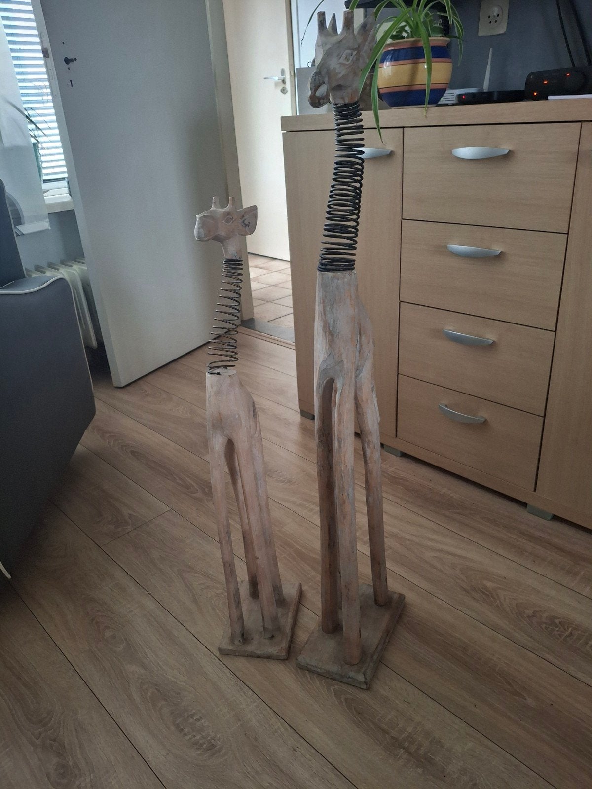 Set van 2 houten giraffen met springveer nek, Huis en Inrichting, Ophalen, Hout, Gebruikt, Overige stijlen