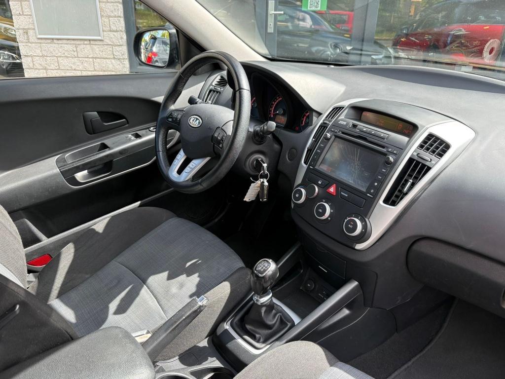Kia cee'd Sporty Wagon 1.4 CVVT Nieuwe Apk Camera NAP, Auto's, Kia, Euro 5, Gebruikt, 4 cilinders, 1396 cc