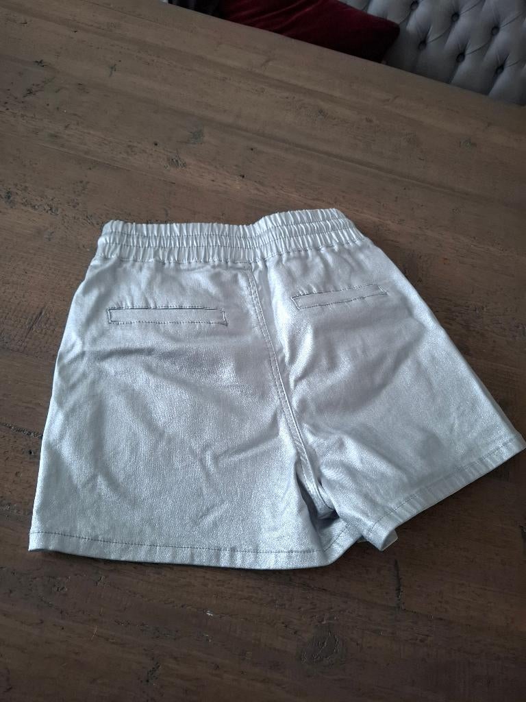 Toxik zilverkleurige short maat S (36) – metallic, Overige kleuren, Kort, Ophalen of Verzenden, Zo goed als nieuw
