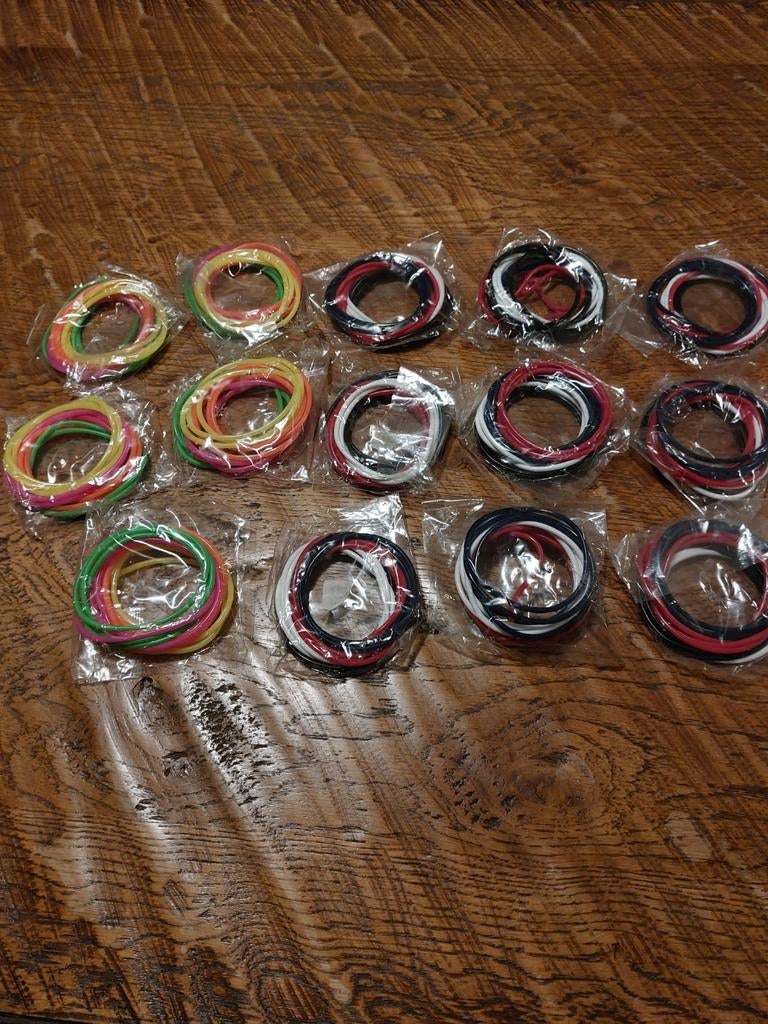 14 sets van 12 stuks nieuwe armbanden, Ophalen of Verzenden