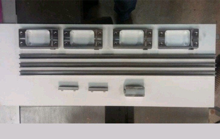 Nieuwe Scharnier freesmal 4 x 89 mm op Rail, Ophalen of Verzenden, Nieuw