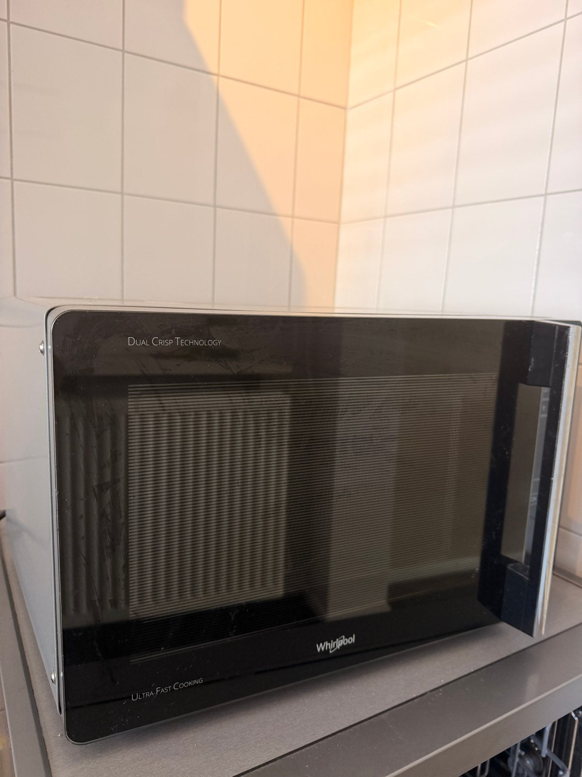 Whirlpool Chef Plus Magnetron met Crisp en Grill, Ophalen, Combimagnetron, Gebruikt, Draaiplateau