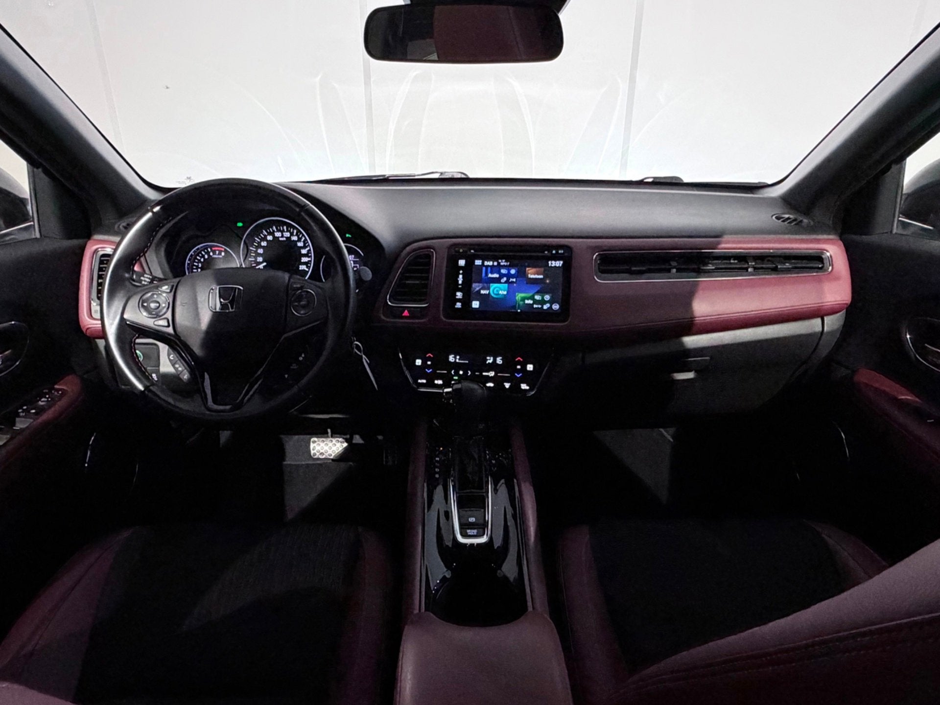 Honda HR-V 1.5 i-VTEC Turbo Sport AUT /Clima/Cruise/NAVI/Cam, Auto's, Dealer onderhouden, Euro 6, Leder en Stof, 14 km/l
