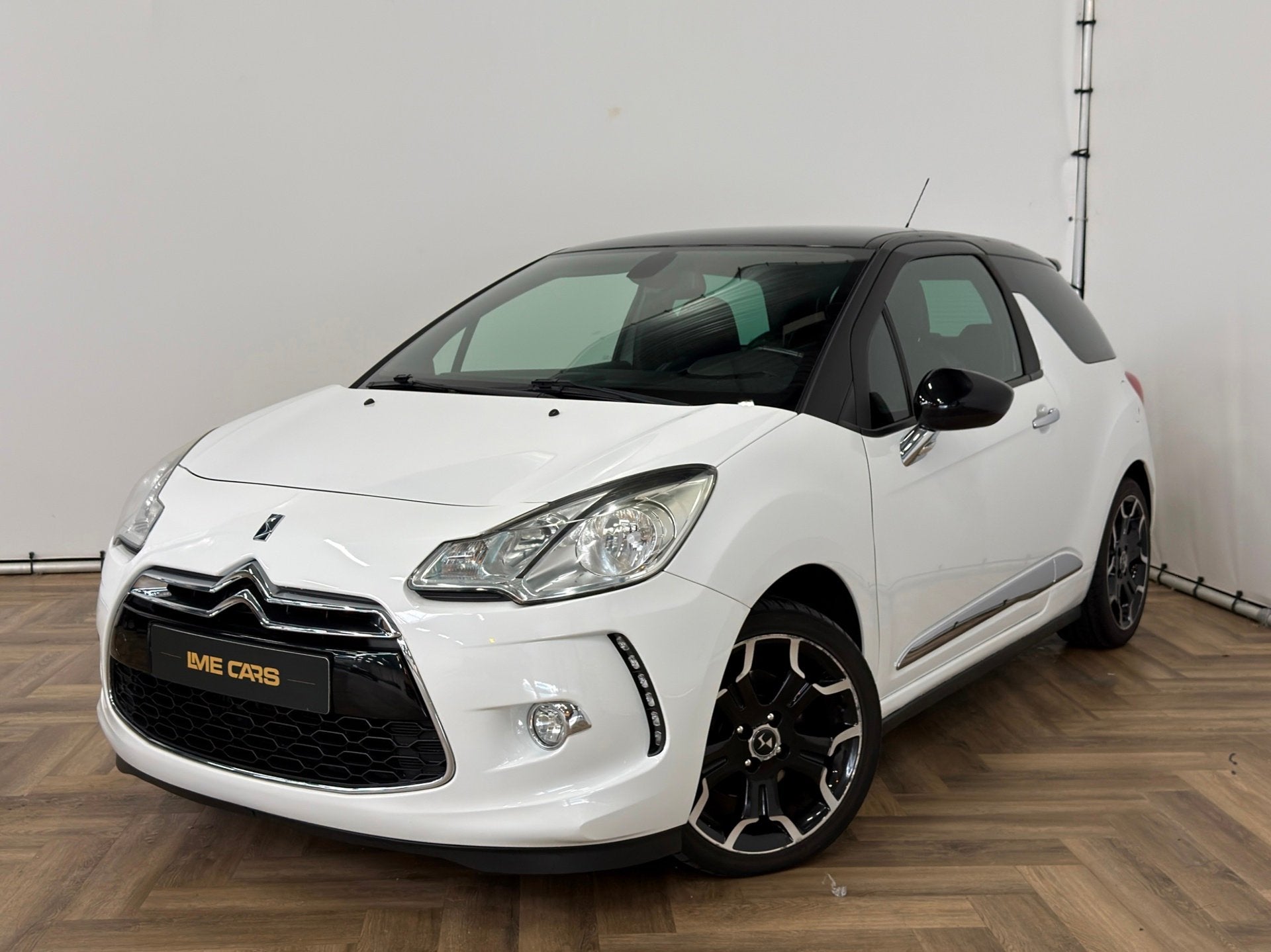 Citroen DS3 1.6 THP Sport Chic|CRUISE|AIRCO|NAVI|INRUIL MOGE, Auto's, Voorwielaandrijving, Euro 5, Gebruikt, Zwart