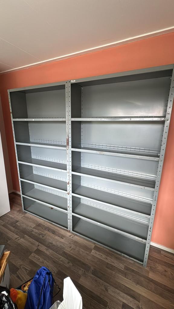 2 stoere, ijzeren kasten, Ophalen, Gebruikt, 50 tot 100 cm, Metaal