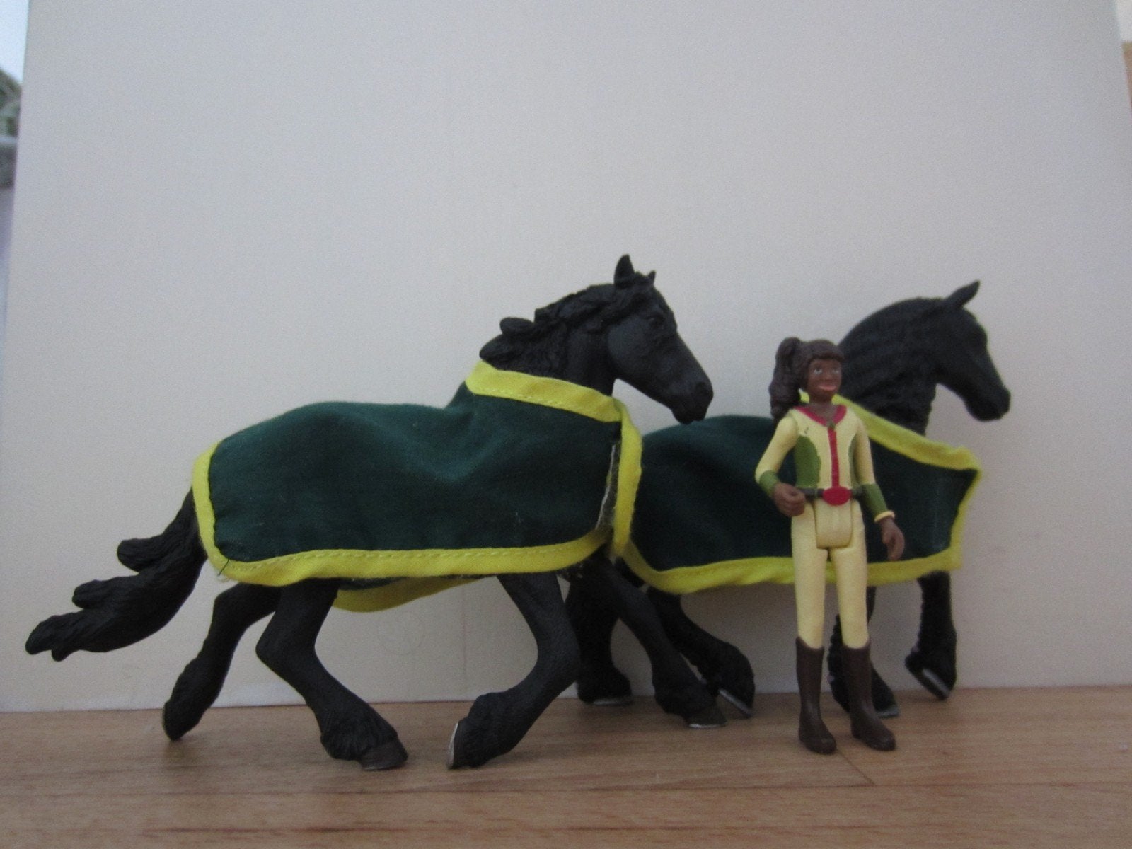 Schleich Friese paarden set met ruiter en accessoires, Ophalen of Verzenden, Gebruikt