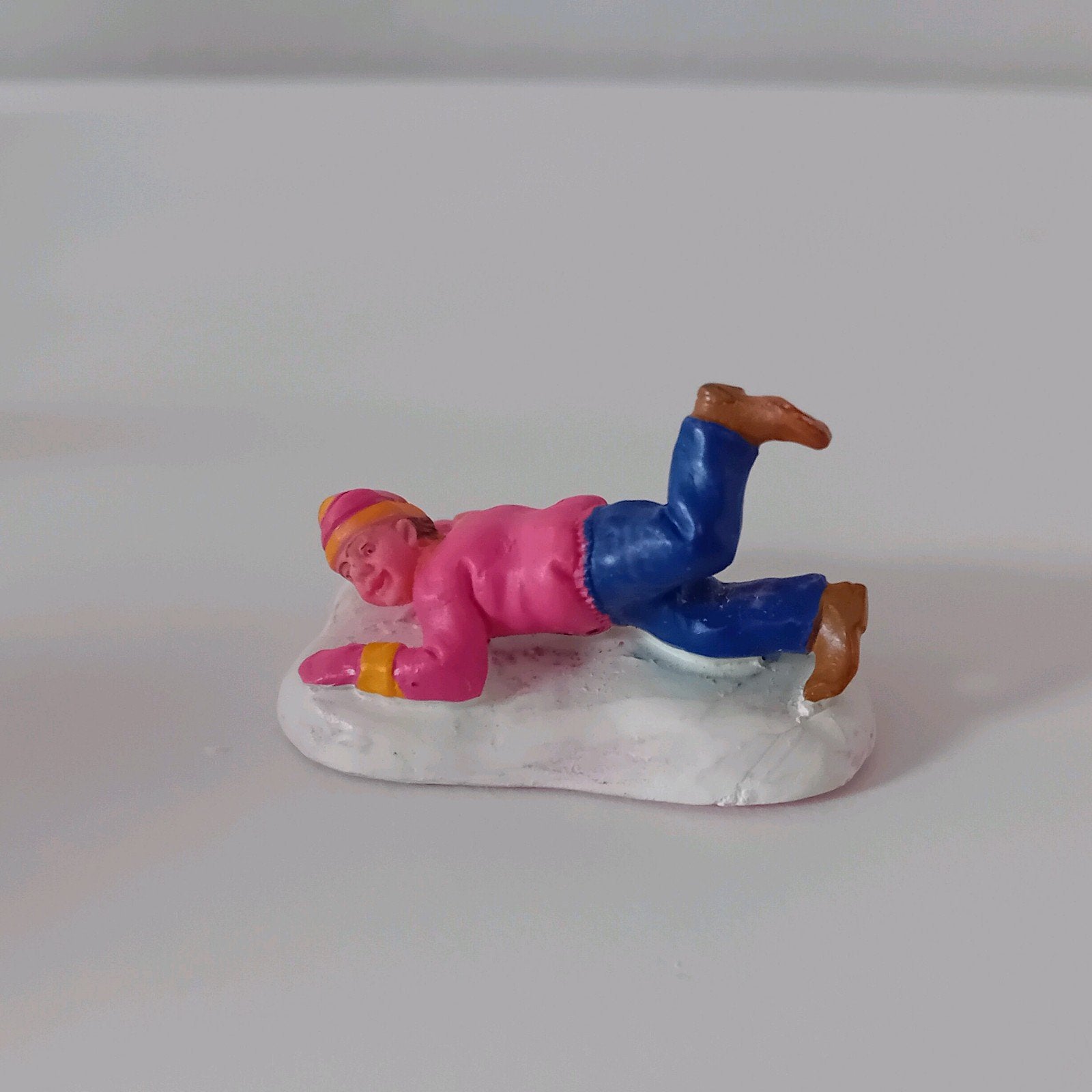 Lemax in de sneeuw gevallen, Lemax figuur Kerstdorp, Diversen, Kerst, Ophalen of Verzenden