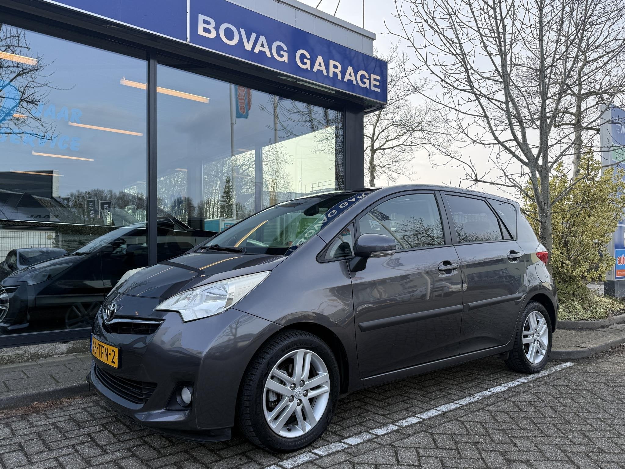 Toyota Verso-S 1.3 VVT-i Dynamic Navi / Rijklaarprijs, Stof, Gebruikt, 4 cilinders, Bedrijf