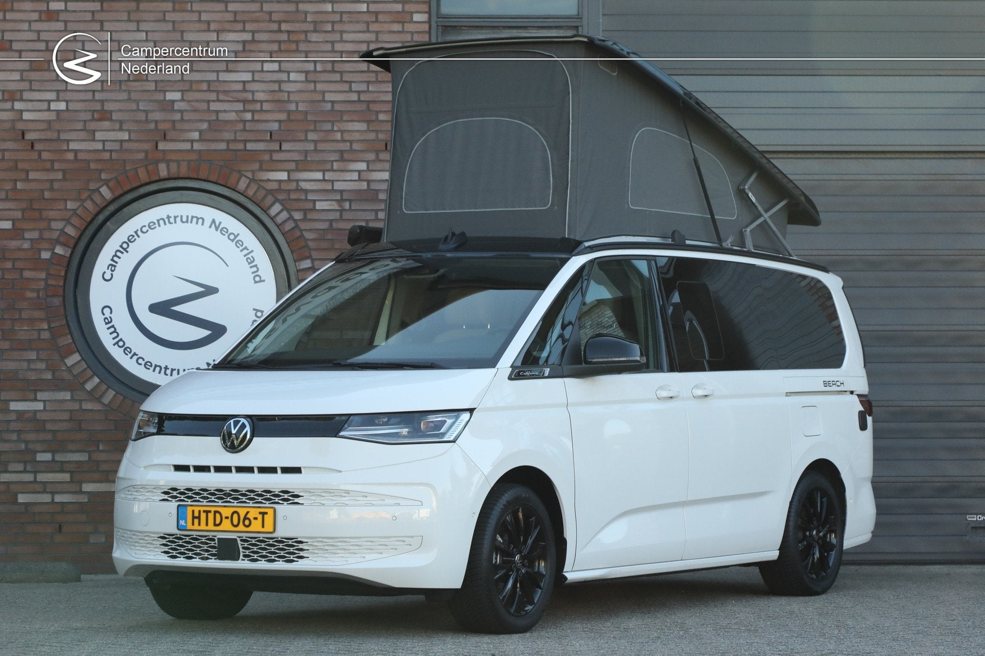 Volkswagen California Beach Camper 1.5 eHybrid 180 kW / 245, Caravans en Kamperen, Automaat, Buscamper of Camperbus, Basicweg 5a-c
3821BR  AMERSFOORT, NL